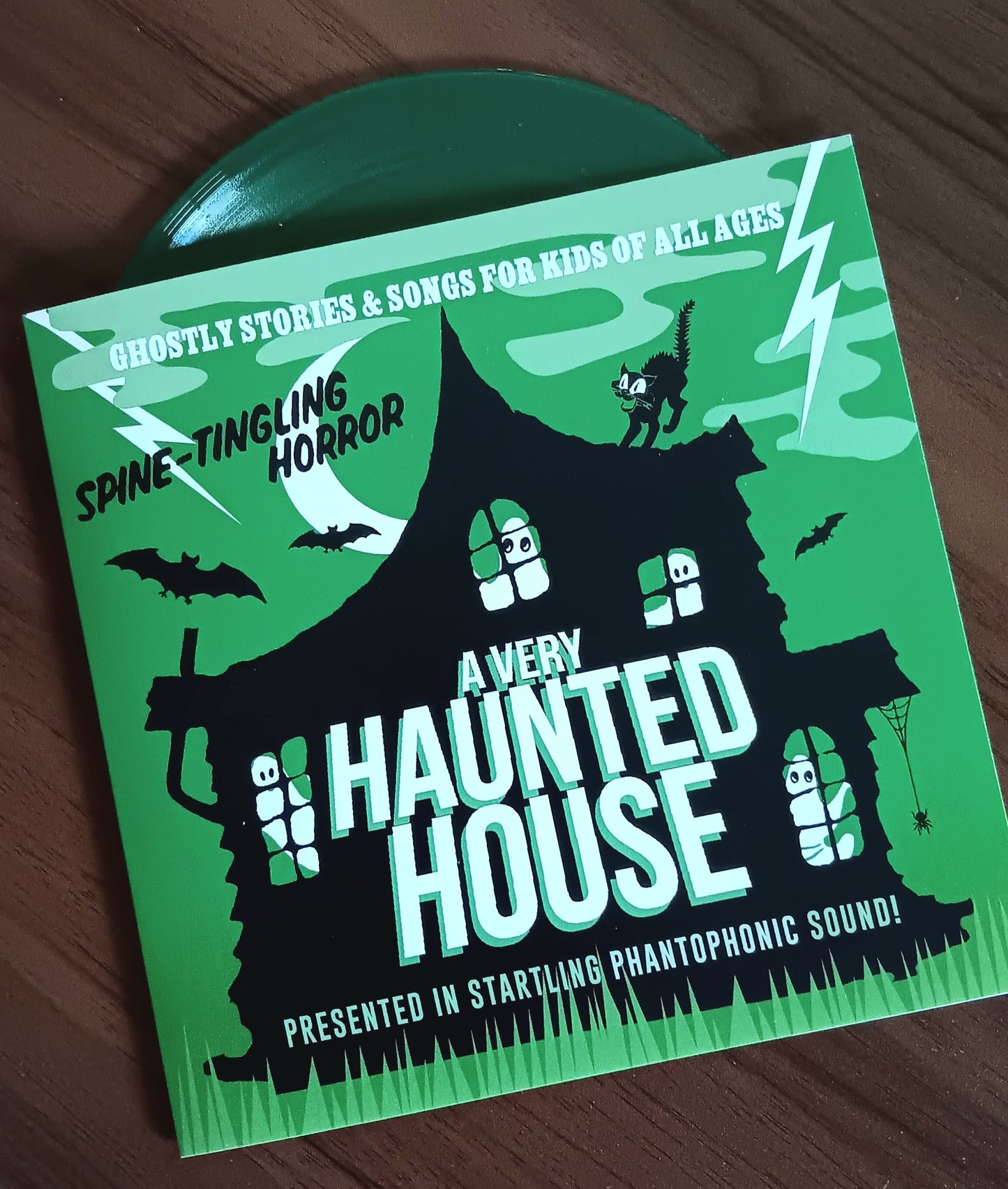 A Very Haunted House: Ghostly Stories and Songs for Kids of All Ages!